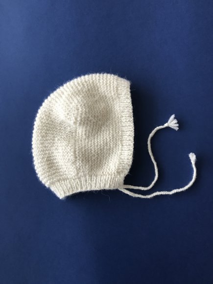 Image Béguin bébé tricoté à la main en laine Mérinos et baby alpaga lait